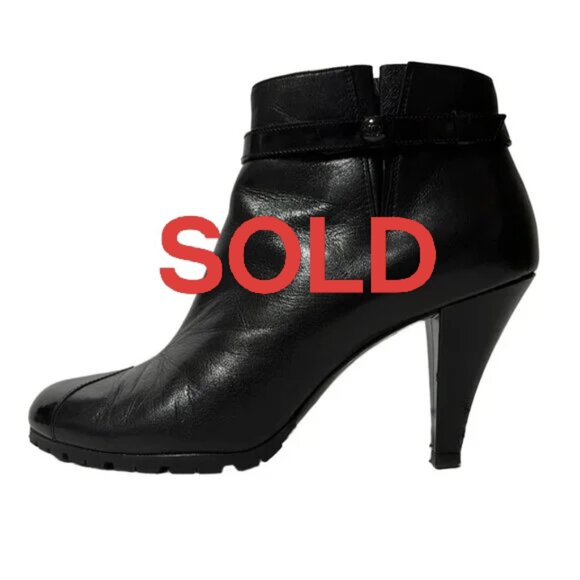 CHANEL - Black Leather Patent Leather Women's Boots 314-042125